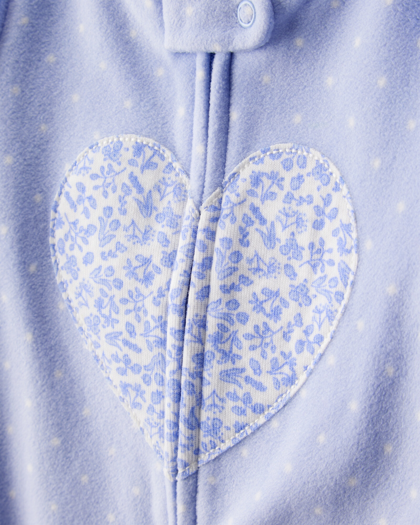 Pijama una pieza de micropolar, con pie, estampa corazón Pijama una pieza de micropolar, con pie, estampa corazón