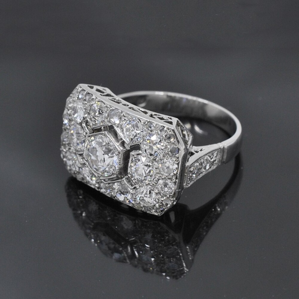 Anillo Estilo Antiguo En Platino Y Brillantes Anillo Estilo Antiguo En Platino Y Brillantes