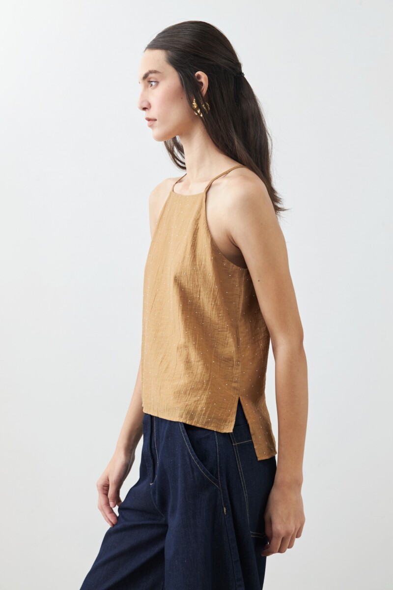 Top con brillos tostado