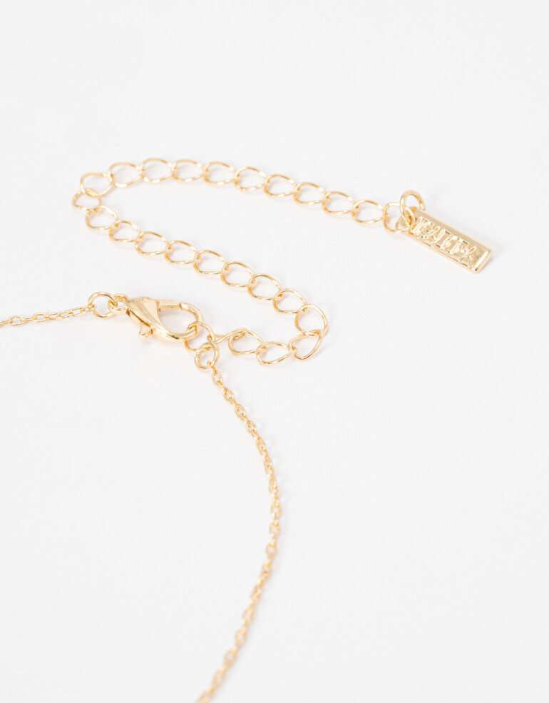 Cadena Corta con Dije Metal Collar Con Charms De Metal. - Dorado