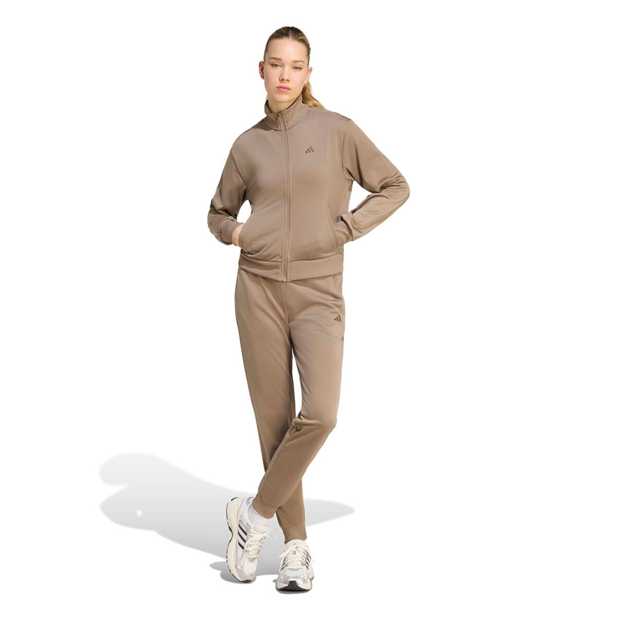 Equipo de Mujer Adidas Essentials Feel Cozy - Marron - Kaky 