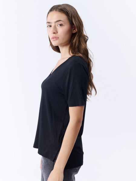 Remera Manga Corta Escote Negra