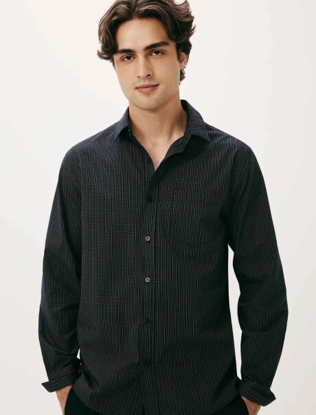 CAMISA MODELO SLIM A CUADRILLÉ NEGRO
