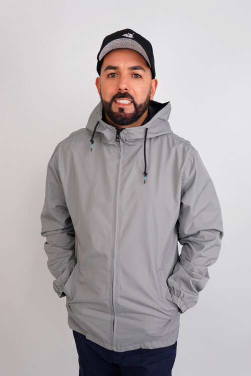 Campera de Nylon Gris