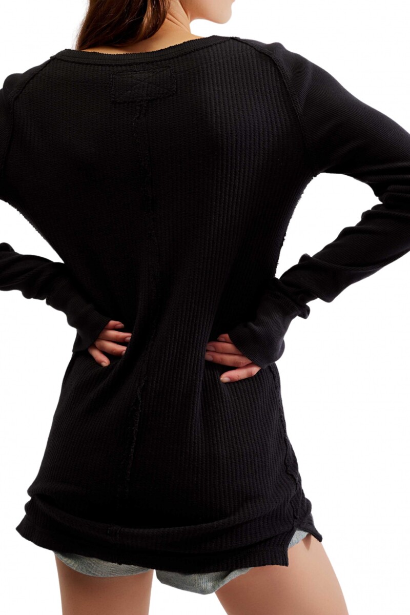 CAMISETA CARE FP HONEY Negro