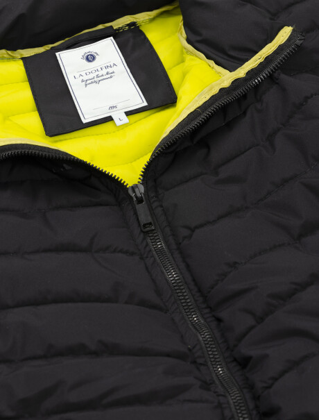 Campera nylon negro