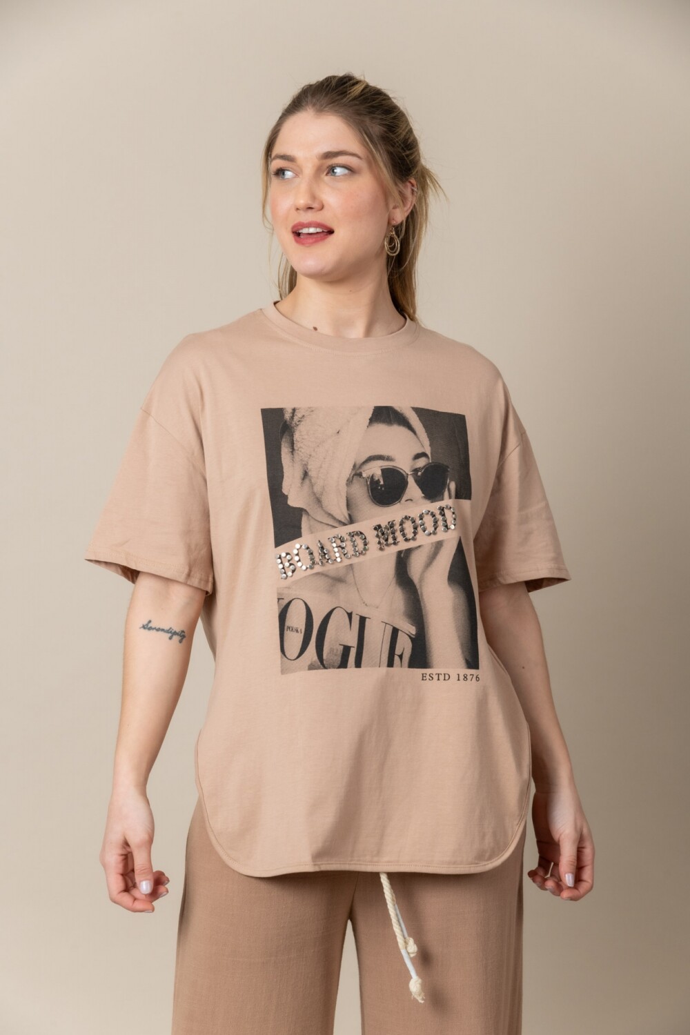 REMERA ANIMO Camel