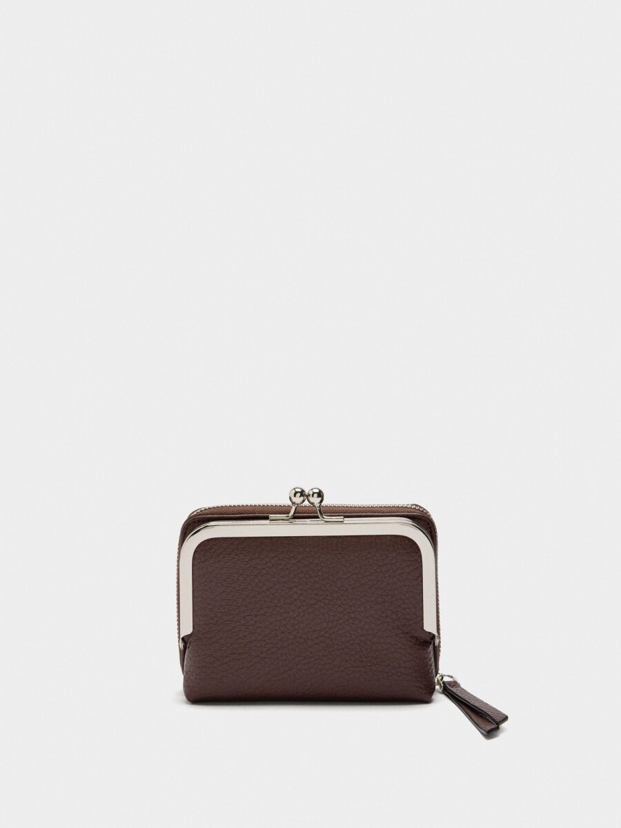 Cartera Con Textura marron