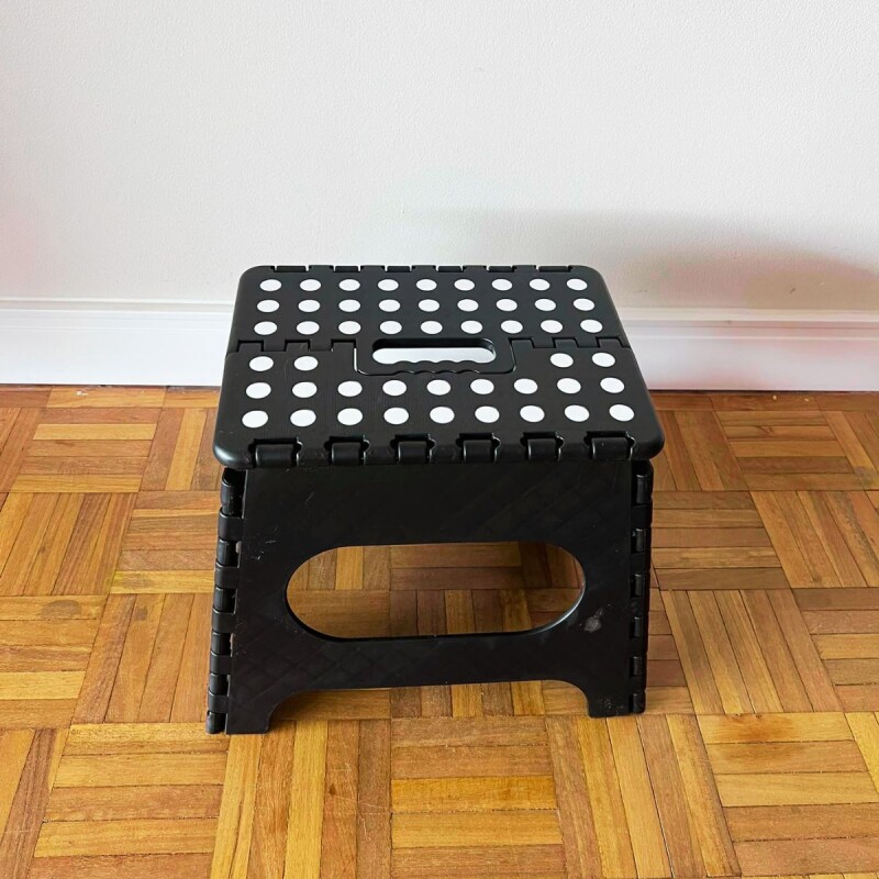Banqueta Banco Plegable Escalera Plastico Reforzado 27 Cm Negro