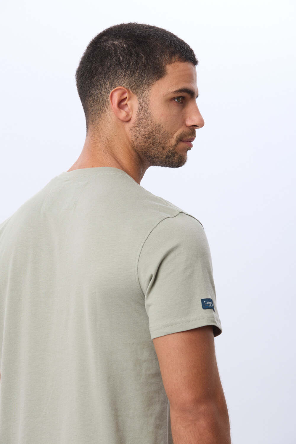 REMERA BÁSICA DE ALGODÓN Pistacho