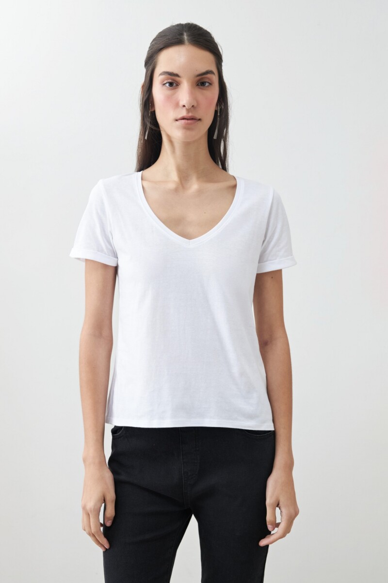 Remera escote en V blanco