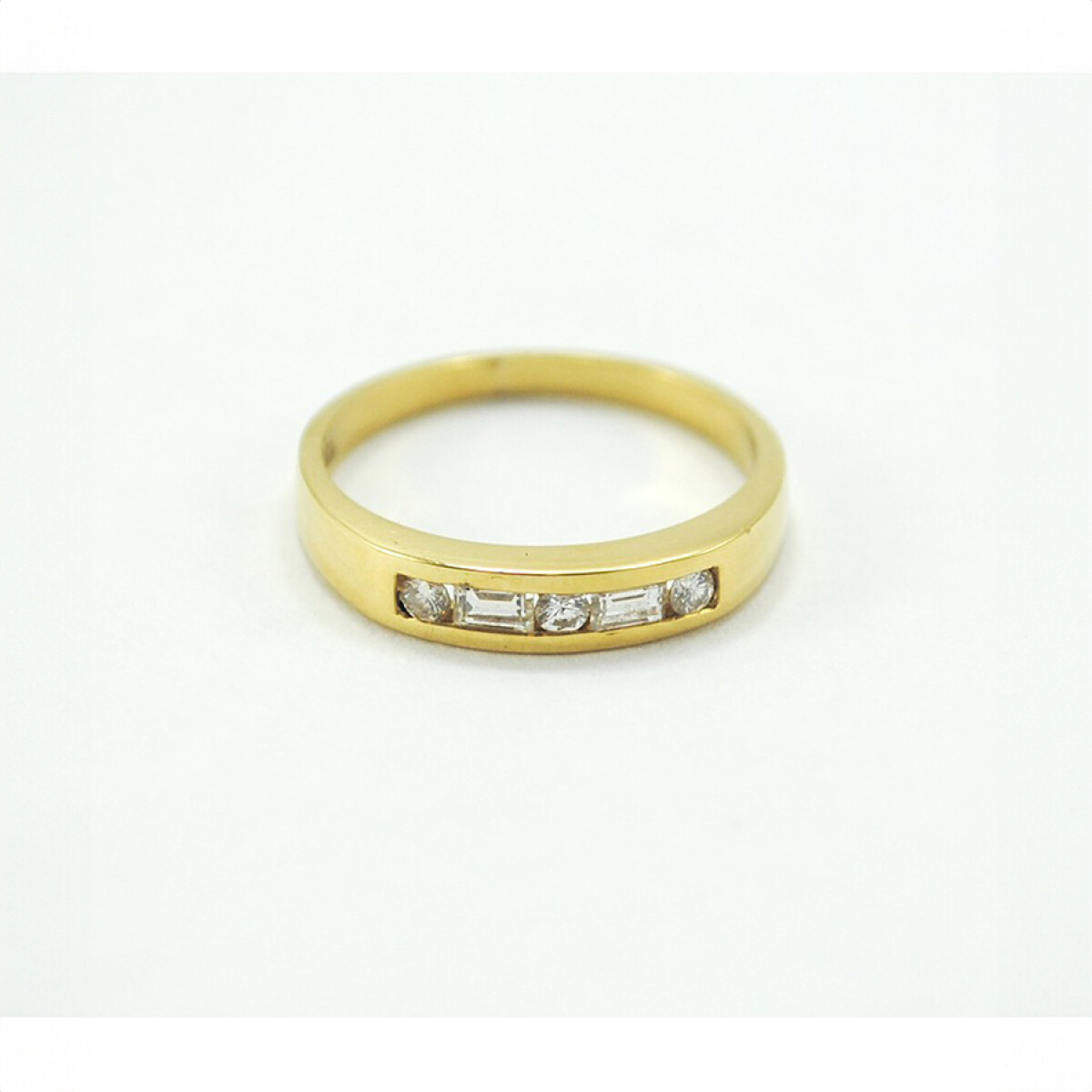 Anillo En Oro 18K, 2 Brillantes Baguette Y 3 Redondos 