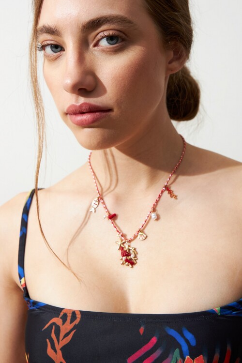Collar dijes cordón rojo rojo