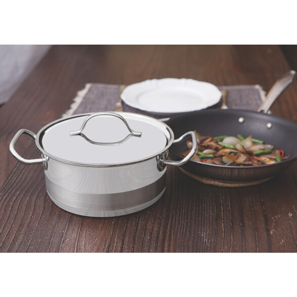 Cacerola alta con asas y tapa modelo PROFESSIONAL, 3,3 Lts.-TRAMONTINA TF1754