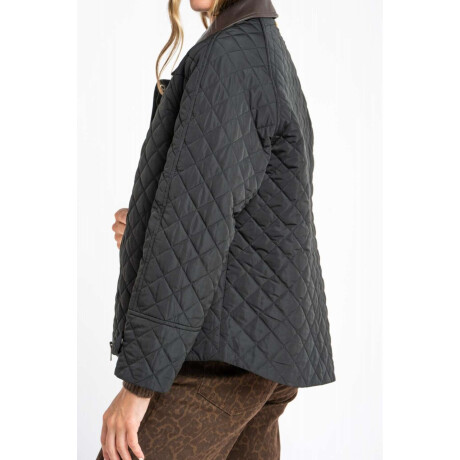 Campera Capitoneada Cuello Negro