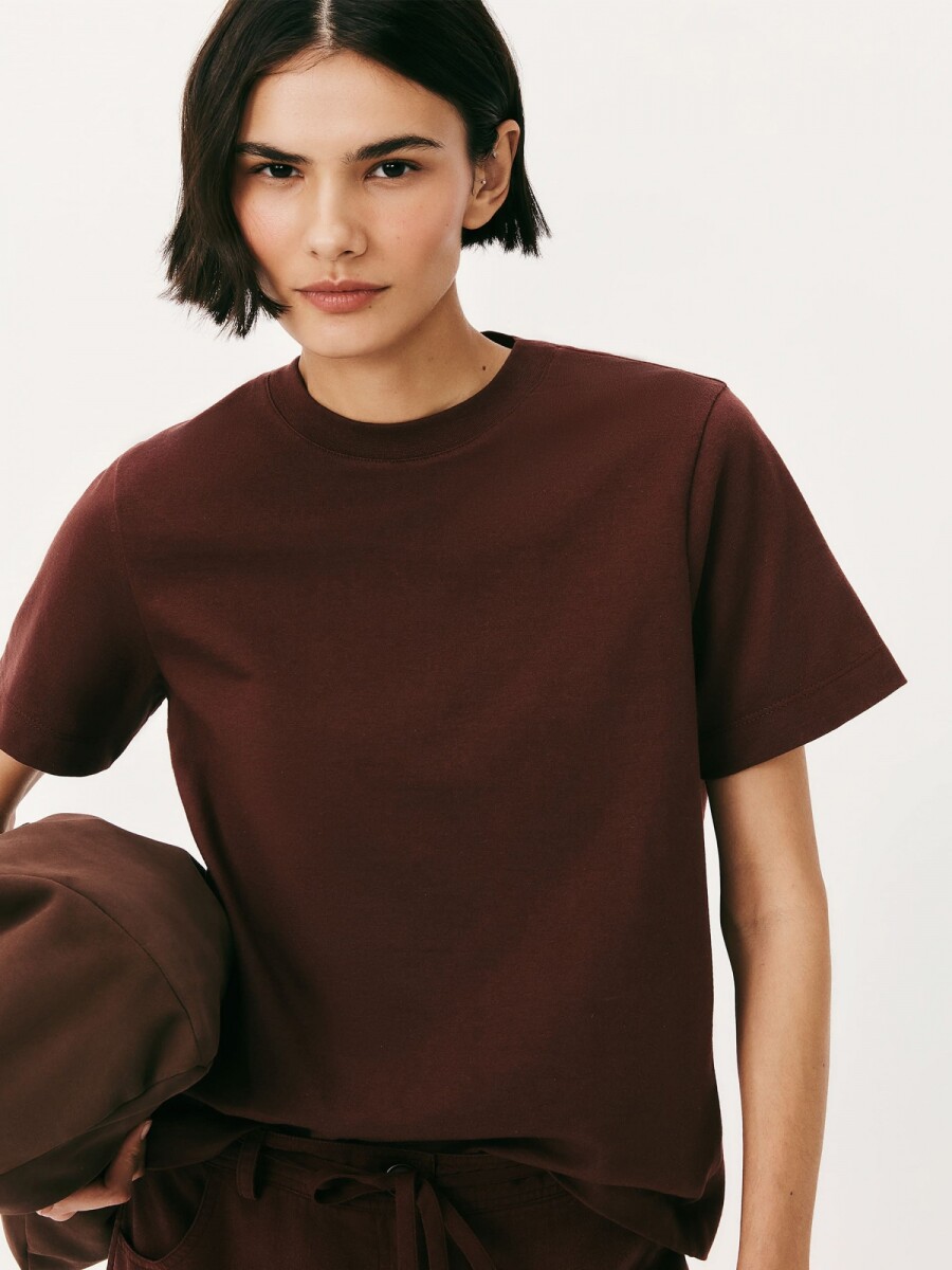 CAMISETA BÁSICA MANGA CORTA - MARRÓN 