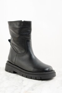 Bota Cuero Negro