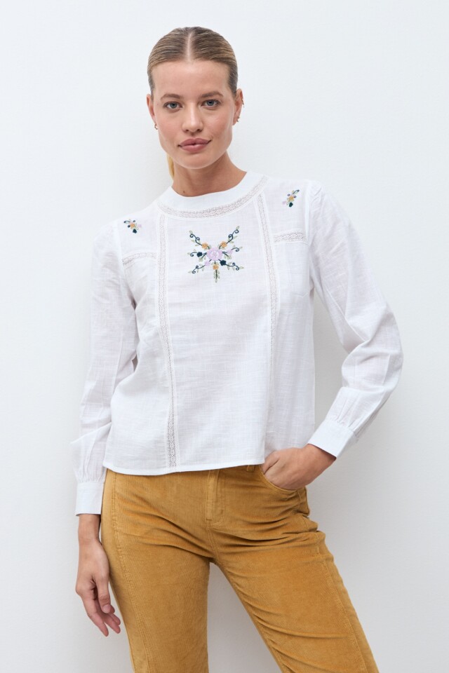 Blusa bordada blanco