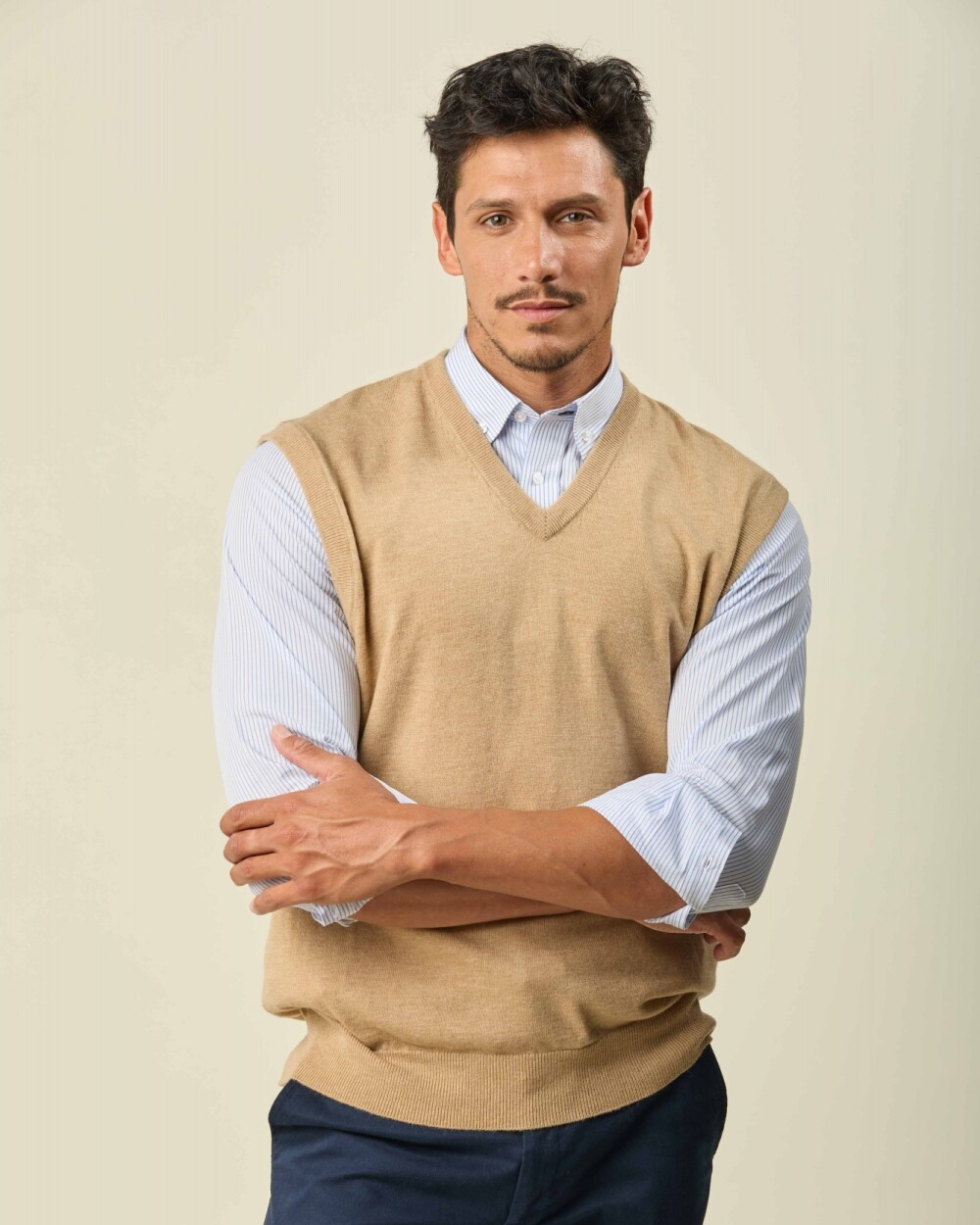 Chaleco Lambswool Escote V Beige