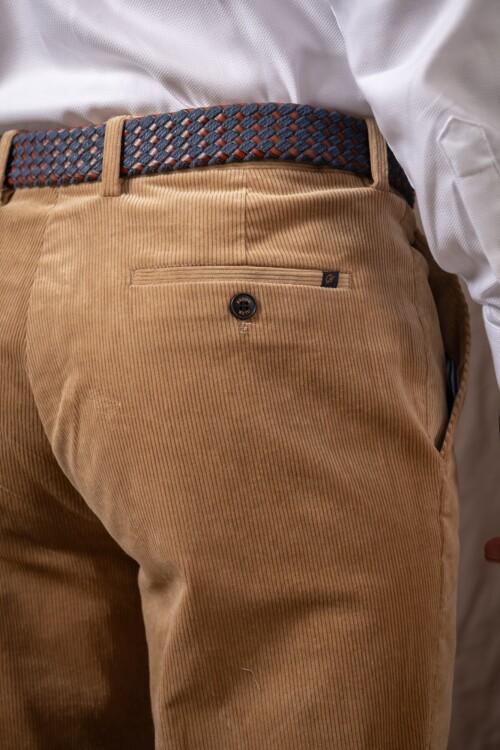 Pantalon Corduroy clásico Beige