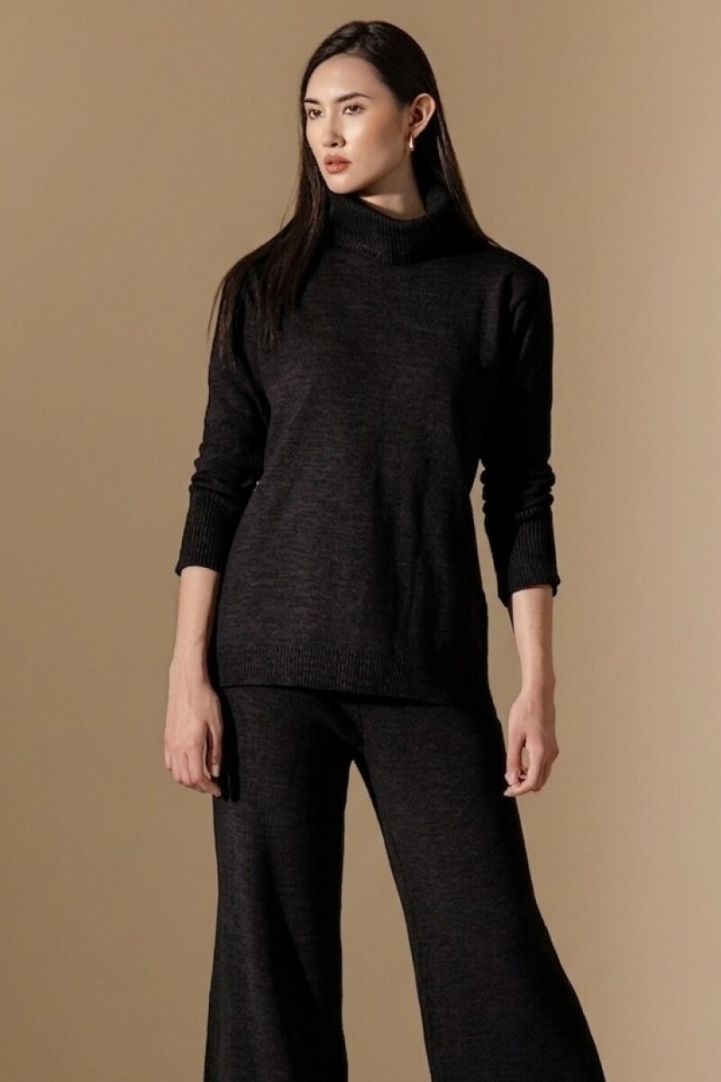 Polera Casual. Negro