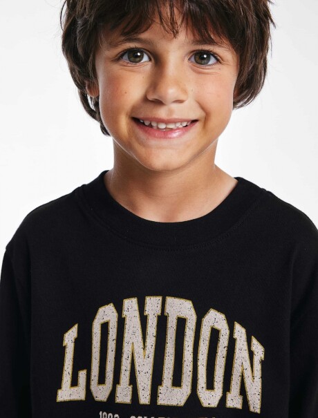 CAMISETA INFANTIL CON ESTAMPA NEGRO