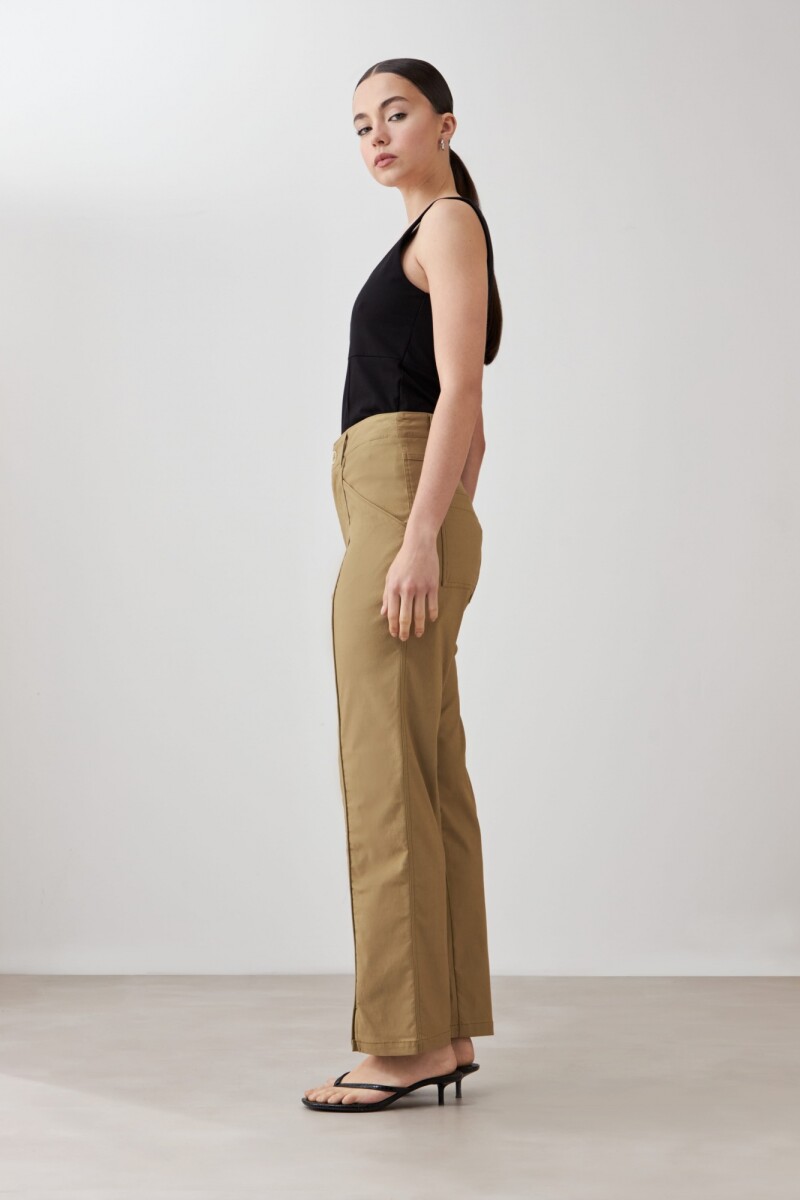 Pantalón recto con tajos verde oliva