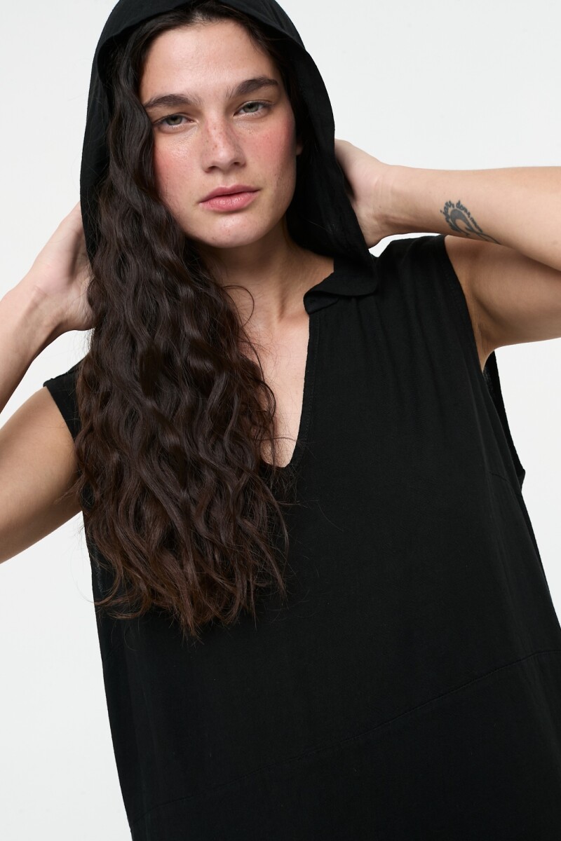 VESTIDO LARGO CON CAPUCHA Negro