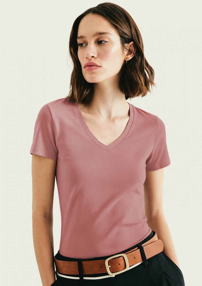 CAMISETA BÁSICA SLIM CUELLO EN V - ROSADO 