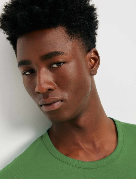 CAMISETAS BÁSICAS MANGA CORTA SLIM VERDE CLARO