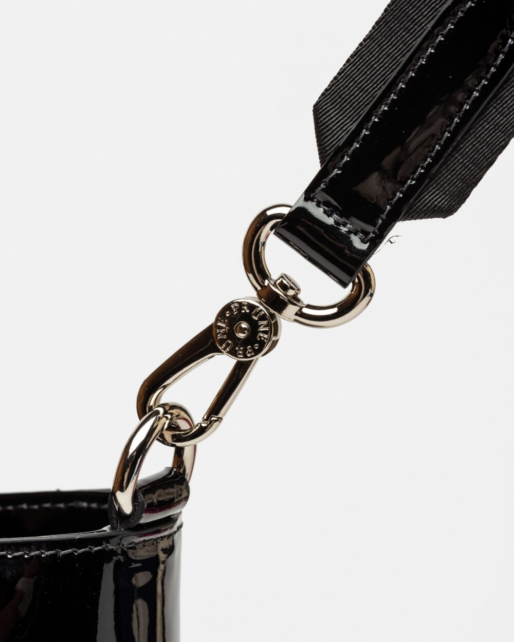 Shopper The Circle en cuero charol Negro