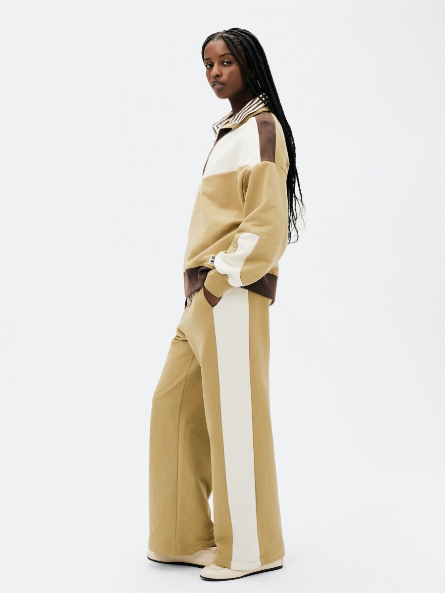 PANTALÓN ANCHO CON BOLSILLO - BEIGE 
