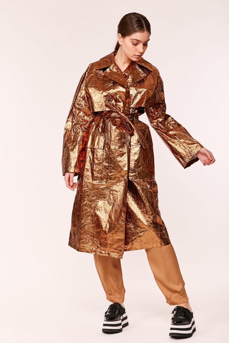 TRENCH LAME OVERSIZED Bronce