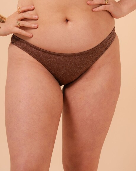 Vedetina Nissi Vedetina Nissi