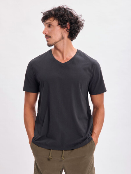 Remera manga corta cuello en v Negra