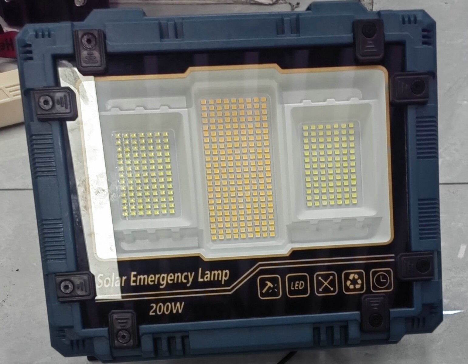 LUZ MAGNUM CON PANEL SOLAR ORS-87.- 