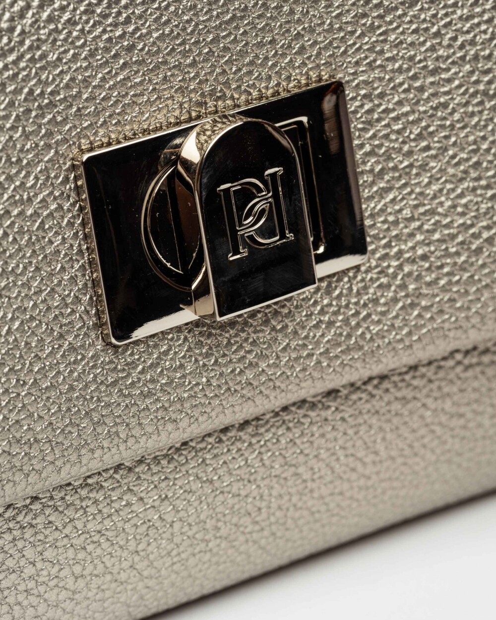 Mini bag Leisure en efecto cuero graneado Metalizado