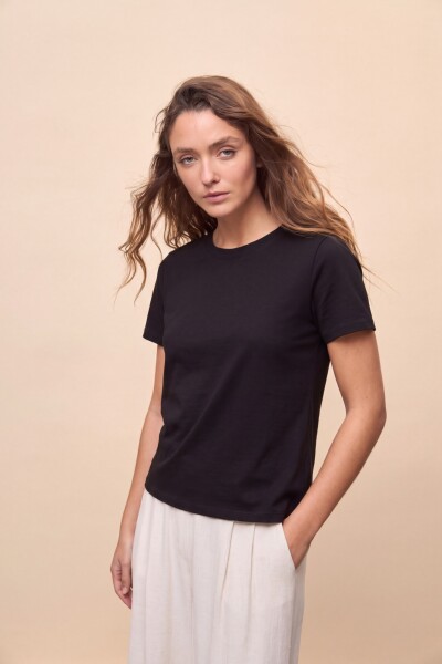 REMERA VACATION Negro