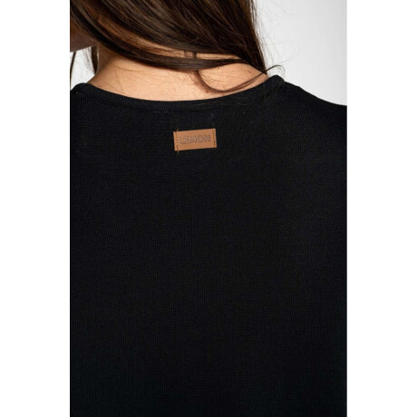 Vestido Tejido Con Bordado Negro