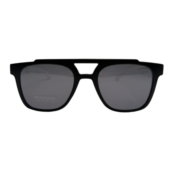 RG237320 negrouniforme