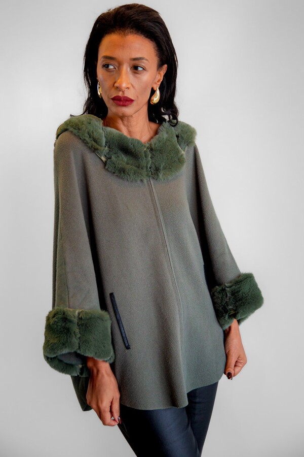 PONCHO MODAL PIEL CIERRE/MANGA VERDE