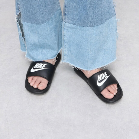 Ojotas Nike Victori One Slide MTCL Black