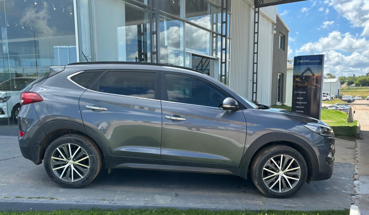 Hyundai Tucson 2,0 GLS Safe AT - 2016 Hyundai Tucson 2,0 GLS Safe AT - 2016