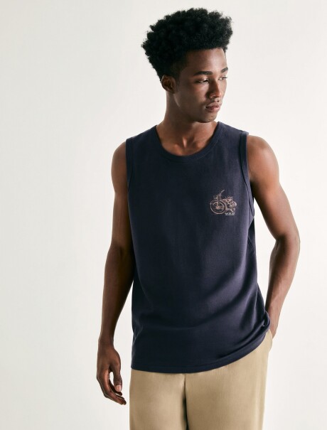 MUSCULOSA CON ESTAMPA NEGRO