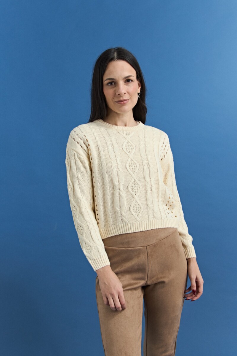 Sweater escote a la base con calados y ochos - Crudo 