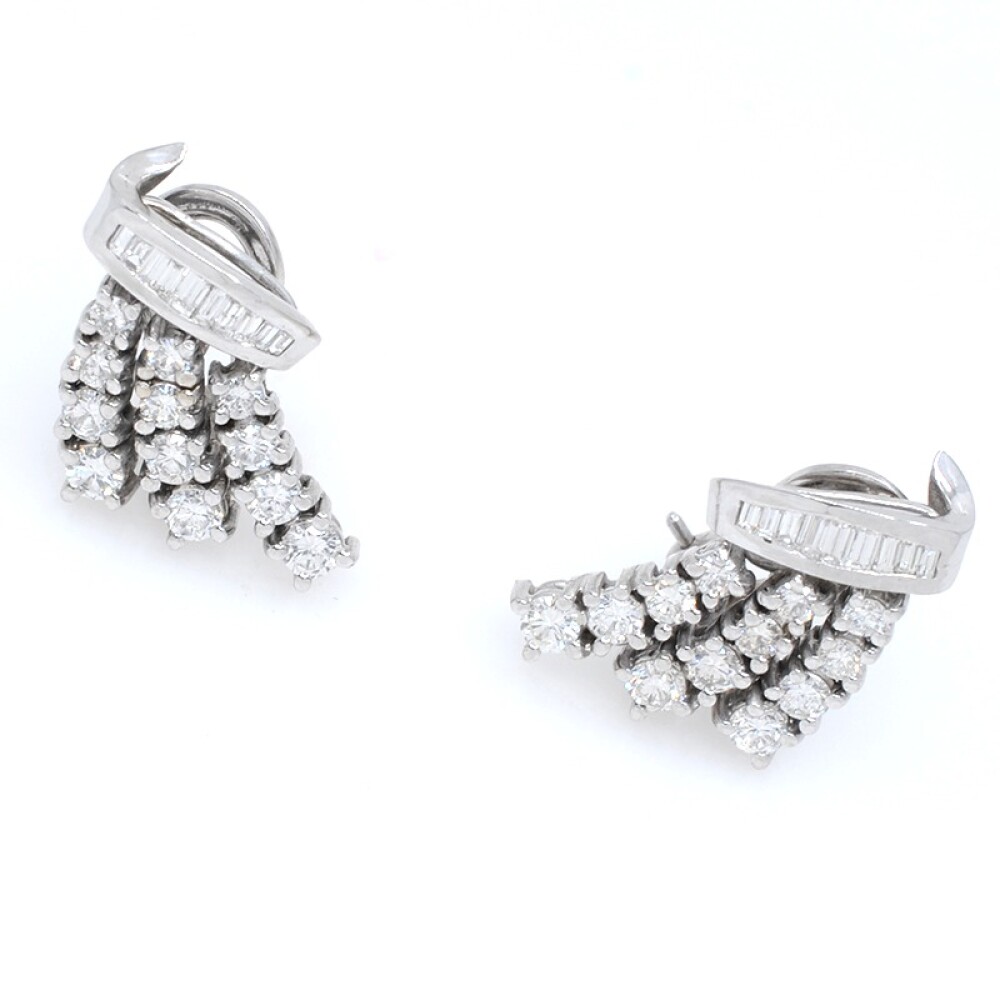 Par de caravanas oro 18k blanco y brillantes Par de caravanas oro 18k blanco y brillantes