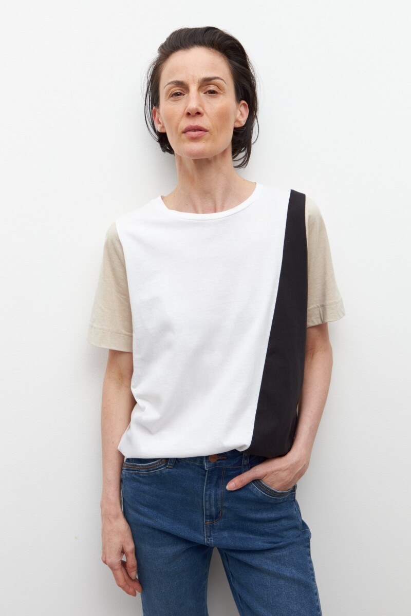 Remera color block crudo
