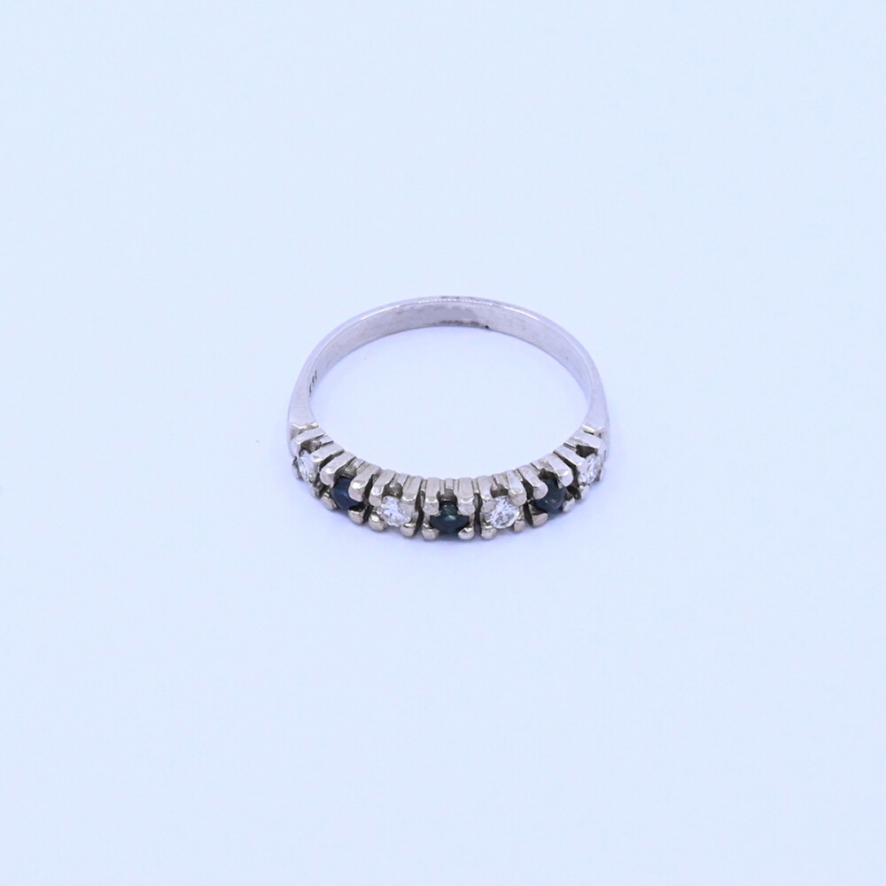 Anillo medio sin fin oro 18k blanco brillantes y zafiros. Anillo medio sin fin oro 18k blanco brillantes y zafiros.