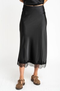 Falda Midi Satinada Negro