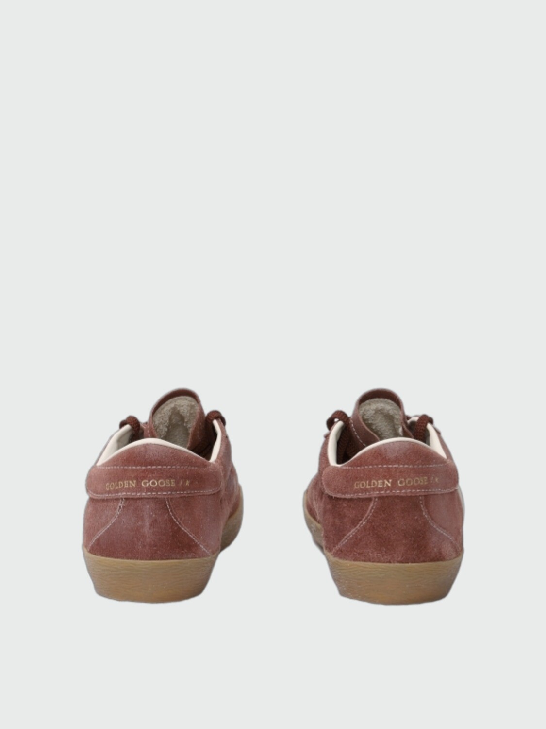 GOLDEN GOOSE - ZAPATILLA SUPER STAR EN GAMUZA ENCERADA CON ESTRELLA Y ESPOLÓN EN NAPPA Alta Automática
